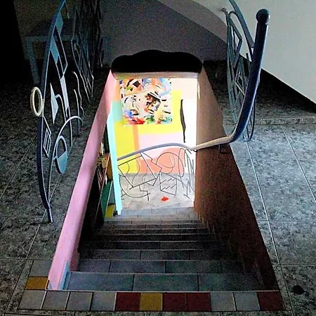 Sebarozvojove Centrum Vedy A Umenia S Ubytovanim Pressburg