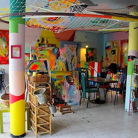 Sebarozvojove Centrum Vedy A Umenia S Ubytovanim
