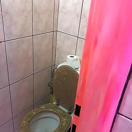 Sebarozvojove Centrum Vedy A Umenia S Ubytovanim Pressburg