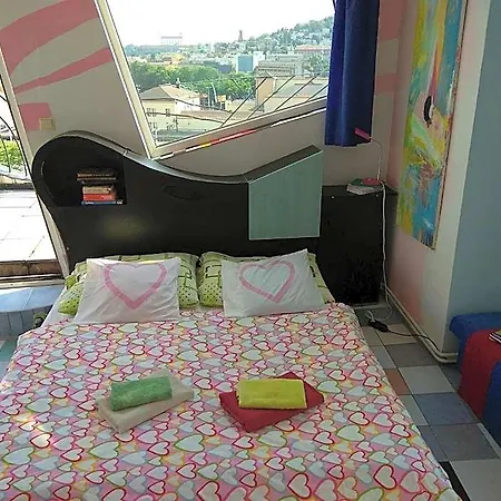 Hotel Sebarozvojove Centrum Vedy A Umenia S Ubytovanim