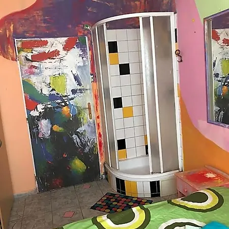 Hotel Sebarozvojove Centrum Vedy A Umenia S Ubytovanim