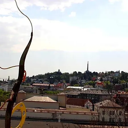 Sebarozvojove Centrum Vedy A Umenia S Ubytovanim 2* Pressburg