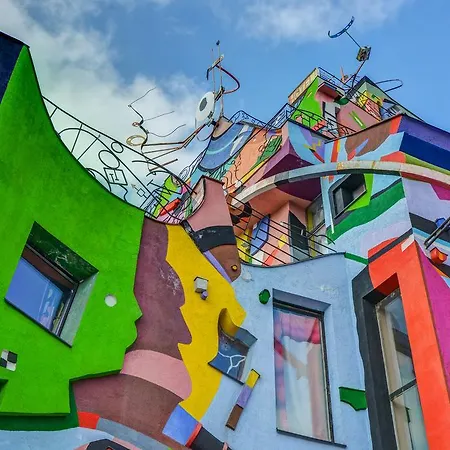 Sebarozvoja S Moznostou Ziskania Poznania A Inspirujucich Prostriedkov Na Uplatnovanie Vedomia, Premenu Seba A Prostredia Interieru