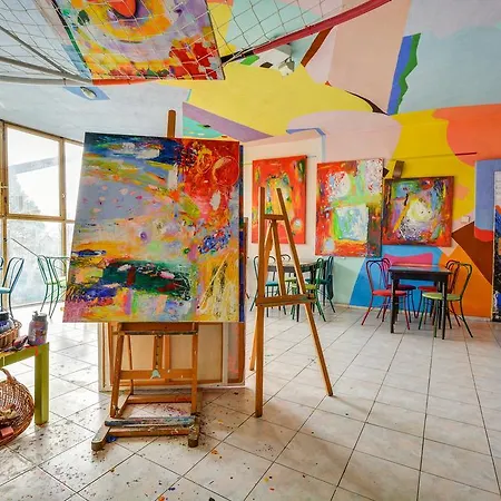 Szálloda Sebarozvoja S Moznostou Ziskania Poznania A Inspirujucich Prostriedkov Na Uplatnovanie Vedomia, Premenu Seba A Prostredia Interieru Pozsony