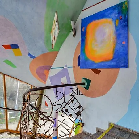 Sebarozvoja S Moznostou Ziskania Poznania A Inspirujucich Prostriedkov Na Uplatnovanie Vedomia, Premenu Seba A Prostredia Interieru Pozsony