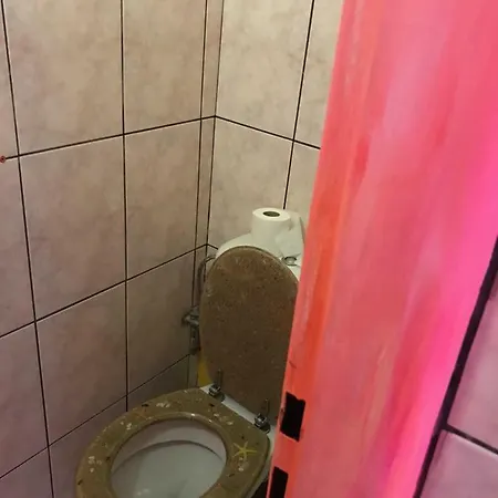 Hotel Sebarozvojove Centrum Vedy A Umenia S Ubytovanim 2*