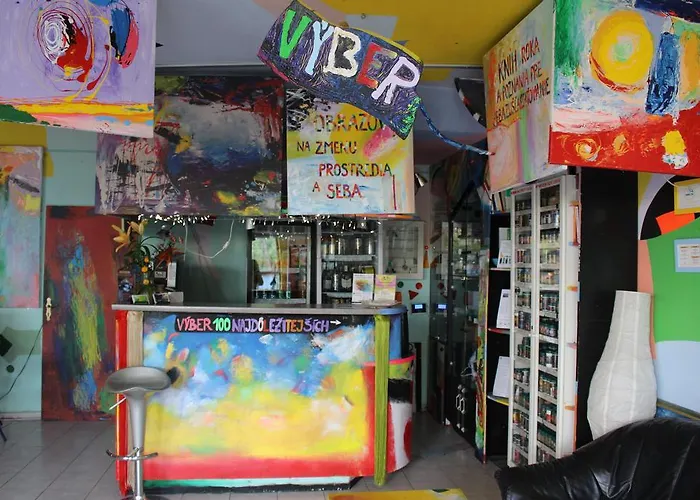 Otel Sebarozvojove Centrum Vedy A Umenia S Ubytovanim Bratislava