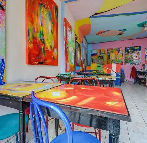 Hotel Sebarozvojove Centrum Vedy A Umenia S Ubytovanim Bratislava