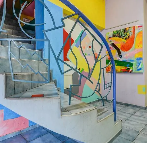 Sebarozvojove Centrum Vedy A Umenia S Ubytovanim Bratislava