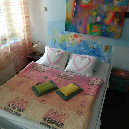 Hotel Sebarozvojove Centrum Vedy A Umenia S Ubytovanim Bratislava
