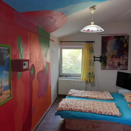 Sebarozvoja S Moznostou Ziskania Poznania A Inspirujucich Prostriedkov Na Uplatnovanie Vedomia, Premenu Seba A Prostredia Interieru ホテル 2*