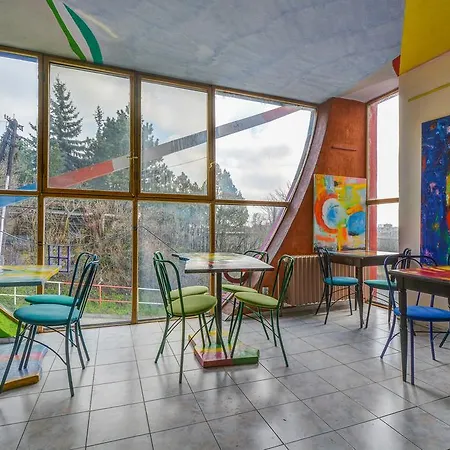 Sebarozvojove Centrum Vedy A Umenia S Ubytovanim