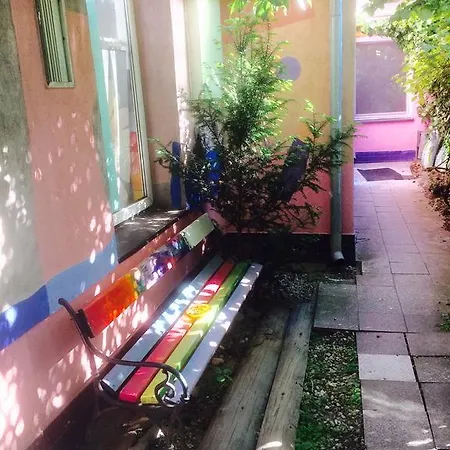 Hotel Sebarozvojove Centrum Vedy A Umenia S Ubytovanim