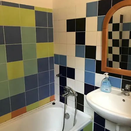 Sebarozvojove Centrum Vedy A Umenia S Ubytovanim Hotel Bratislava