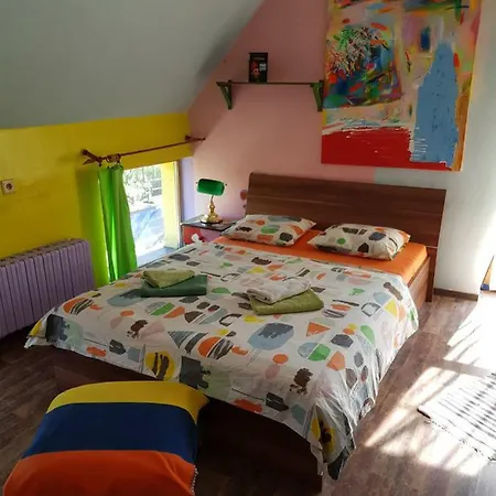 Hotel Sebarozvojove Centrum Vedy A Umenia S Ubytovanim Bratislava