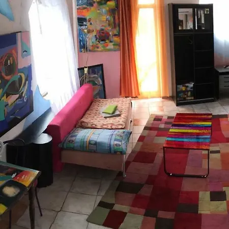 Sebarozvojove Centrum Vedy A Umenia S Ubytovanim براتسيلافا